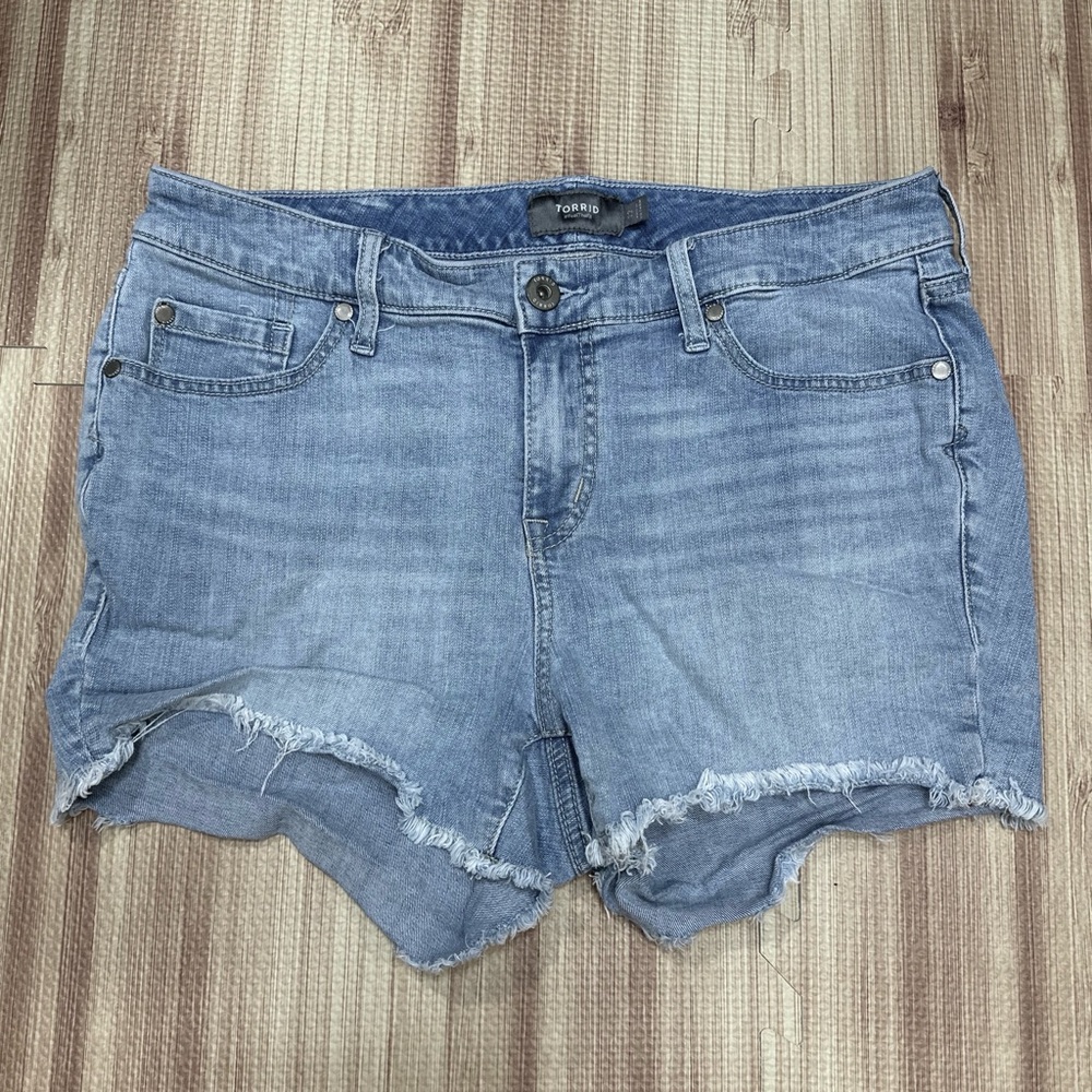 Torrid Cut-Off Denim Shorts [1640]